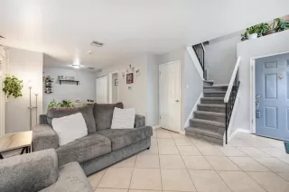 Photo #3: 224007438 Listing