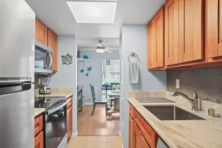 Photo #2: 224007541 Listing 