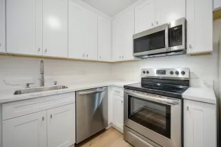 Photo #2: 224007773 Listing