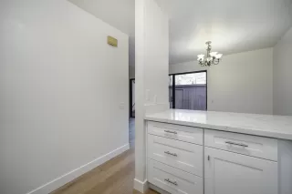 Photo #6: 224007773 Listing