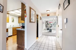 Photo #4: 224008387 Listing