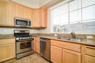 Photo #1: 224008412 Listing 