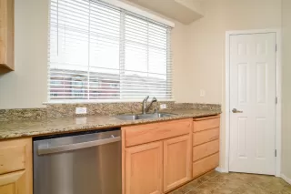 Photo #2: 224008412 Listing 