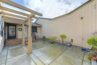 Photo #3: 224008656 Listing