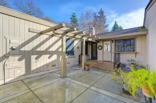 Photo #4: 224008656 Listing