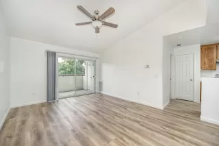 Photo #3: 224008831 Listing