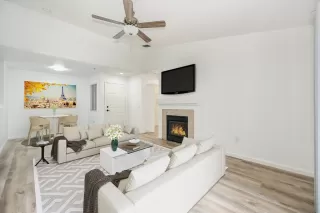 Photo #5: 224008831 Listing