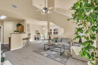 Photo #2: 224009287 Listing 