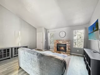 Photo #1: 224011197 Listing 
