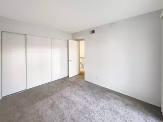 Photo #4: 224011612 Listing