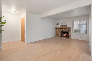 Photo #2: 224012191 Listing