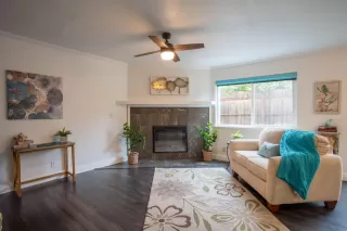 Photo #3: 224012463 Listing