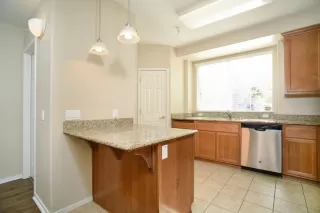 Photo #3: 224013425 Listing 