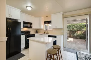 Photo #4: 224014118 Listing 