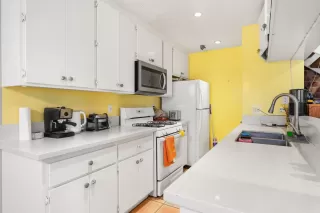 Photo #6: 224014211 Listing