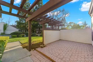 Photo #2: 224014579 Listing 