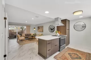 Photo #4: 224015151 Listing