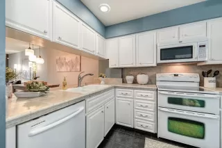 Photo #3: 224015399 Listing