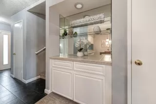 Photo #6: 224015399 Listing