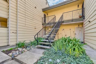 Photo #1: 224015627 Listing