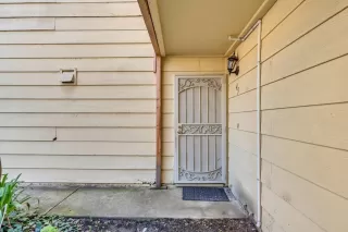 Photo #2: 224015627 Listing