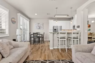 Photo #4: 224015655 Listing 