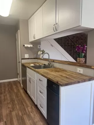 Photo #1: 224015836 Listing 
