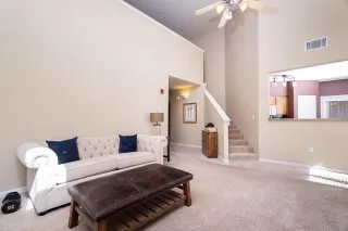 Photo #4: 224015949 Listing