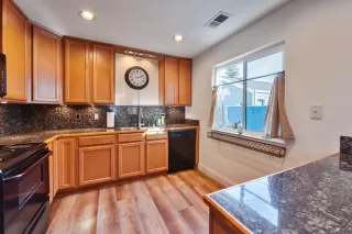 Photo #2: 224015950 Listing 