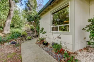 Photo #1: 224016247 Listing