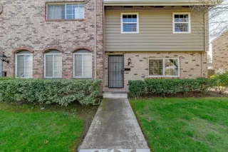 Photo #1: 224016479 Listing