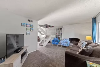 Photo #3: 224016479 Listing