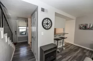 Photo #1: 224016947 Listing