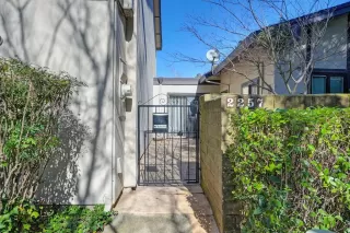 Photo #2: 224017548 Listing