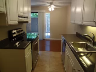 Photo #4: 224017592 Listing