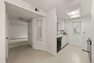 Photo #3: 224017815 Listing