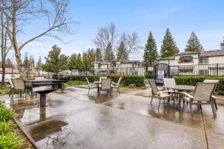 Photo #4: 224018458 Listing