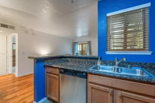 Photo #5: 224019331 Listing 