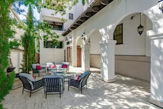 Photo #1: 224019346 Listing