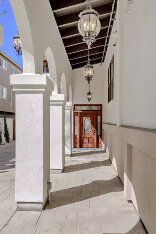 Photo #3: 224019346 Listing