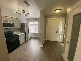 Photo #4: 224019747 Listing