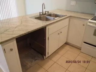 Photo #4: 224020256 Listing