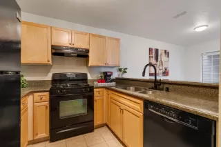 Photo #4: 224020365 Listing