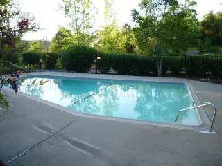 Photo #2: 224021537 Listing