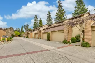 Photo #2: 224021635 Listing 