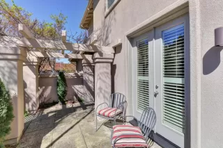 Photo #2: 224021652 Listing