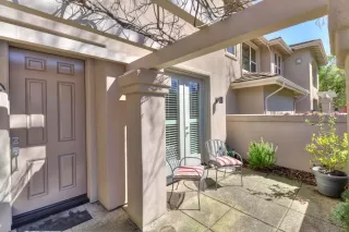 Photo #3: 224021652 Listing