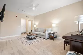 Photo #5: 224021751 Listing