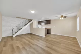 Photo #6: 224022629 Listing