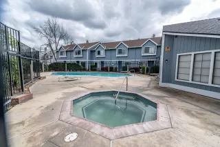 Photo #4: 224023357 Listing 